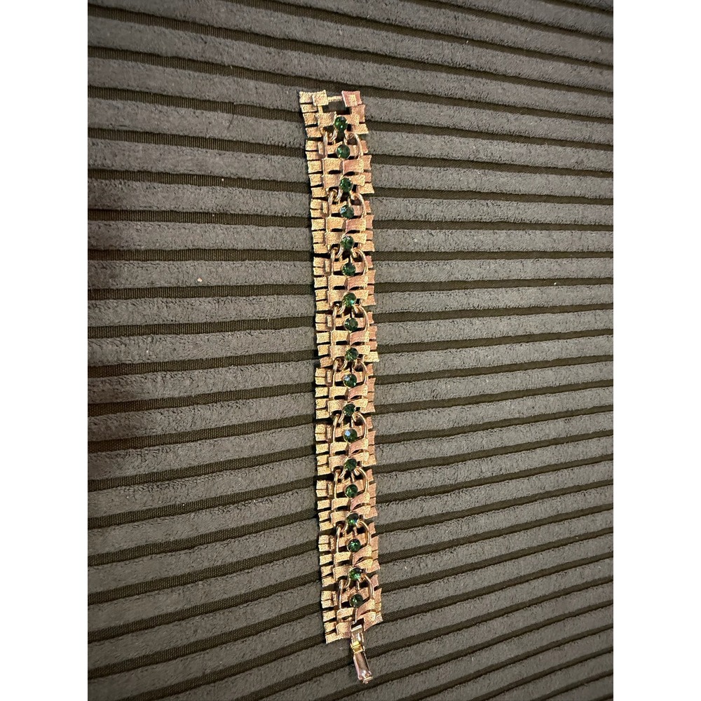 Vintage‎ Lisner Gold Tone Textured Link Bracelet Emerald Green Rhinestone